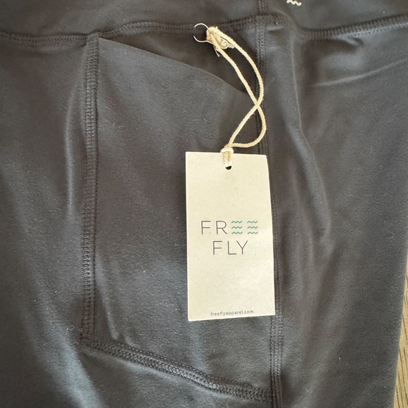 Free Fly 7/8 All Day Black Sand Leggings Women's Medium NWT - Picture 3 of 4